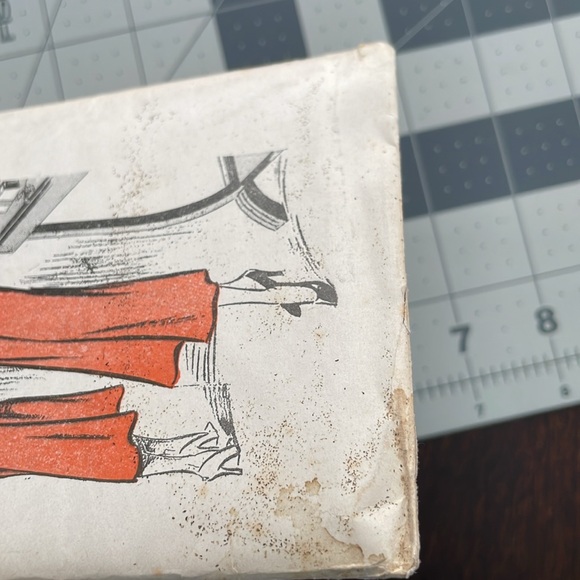 New York Pattern 165, size 11 pattern for two piece skirt w side opening - Picture 10 of 10